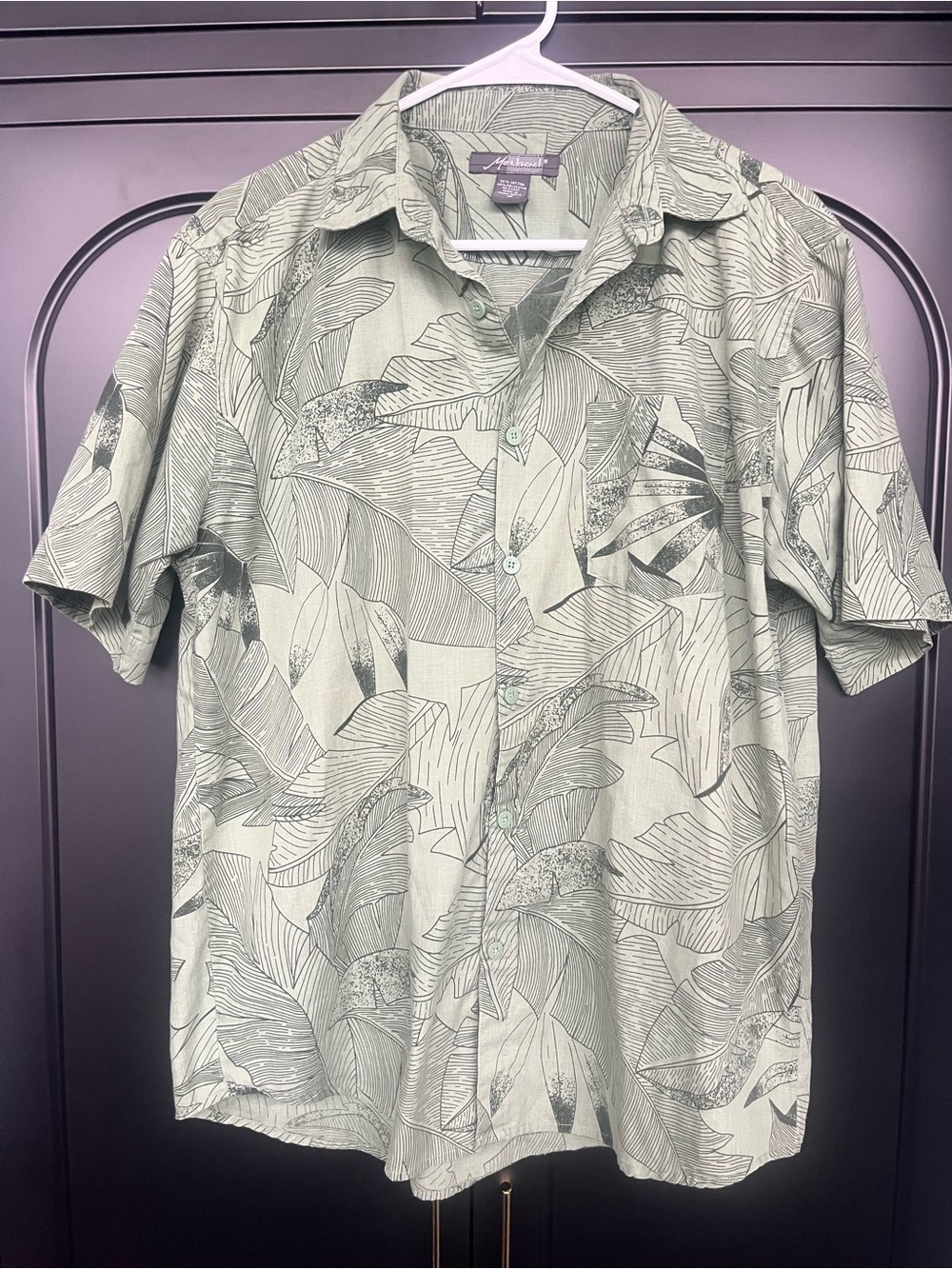 Men's Sage Green Tropical Short-Sleeve Button-Down Shirt
